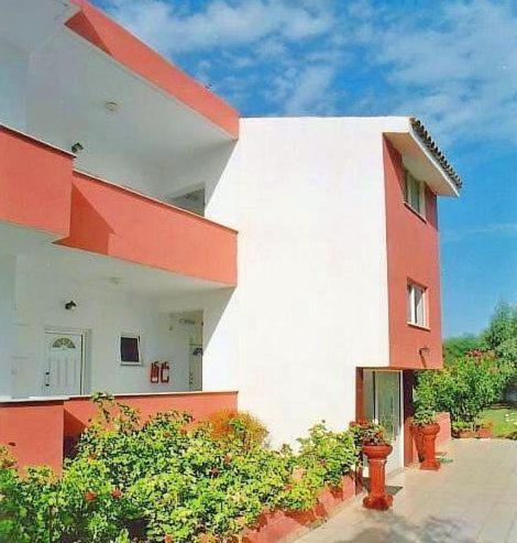 Knossos Aparthotel Pánormos Exteriör bild