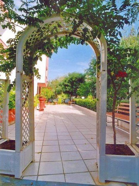 Knossos Aparthotel Pánormos Exteriör bild