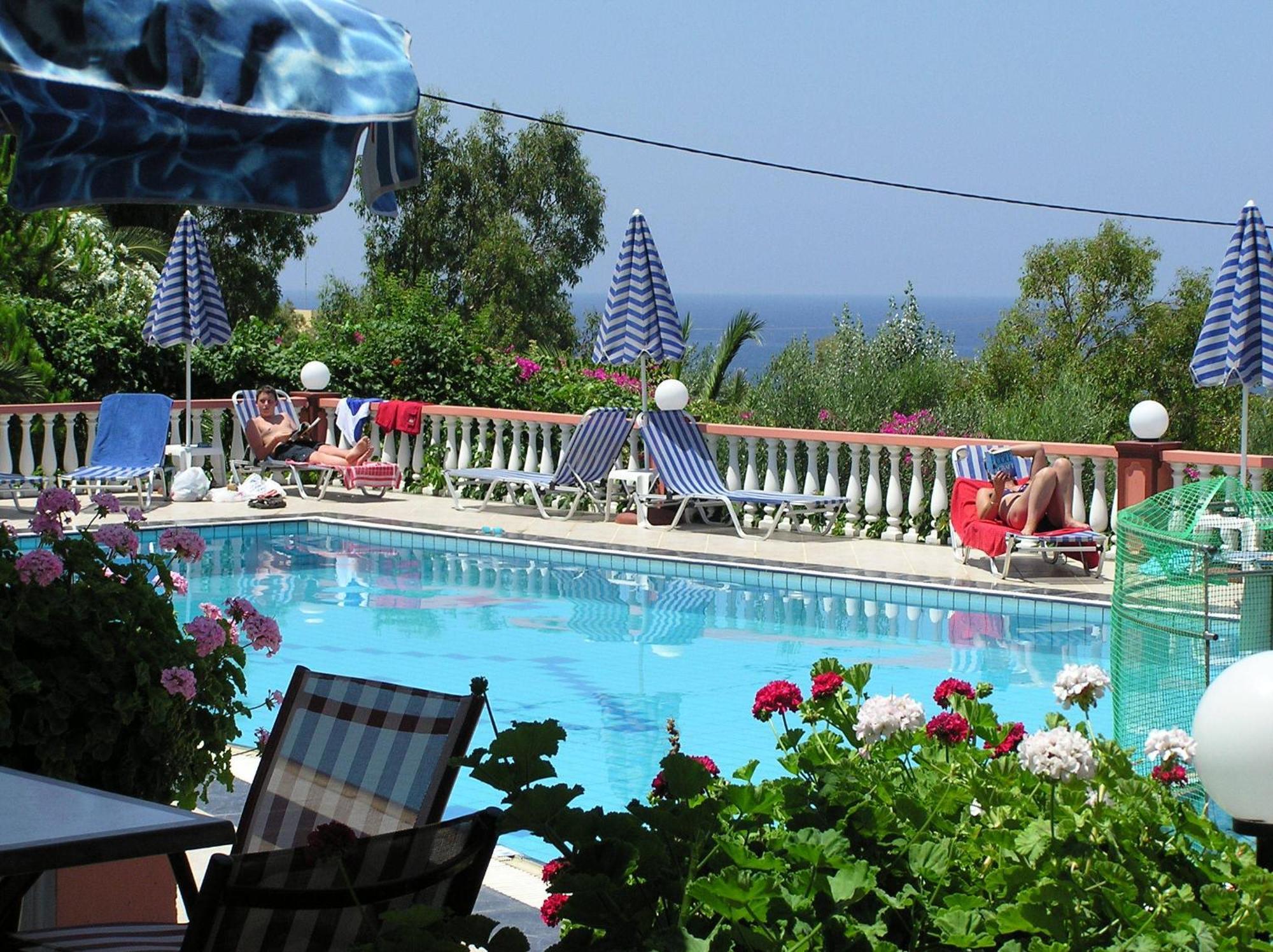 Knossos Aparthotel Pánormos Exteriör bild