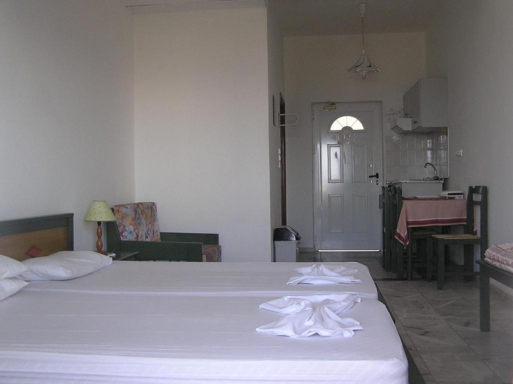 Knossos Aparthotel Pánormos Rum bild