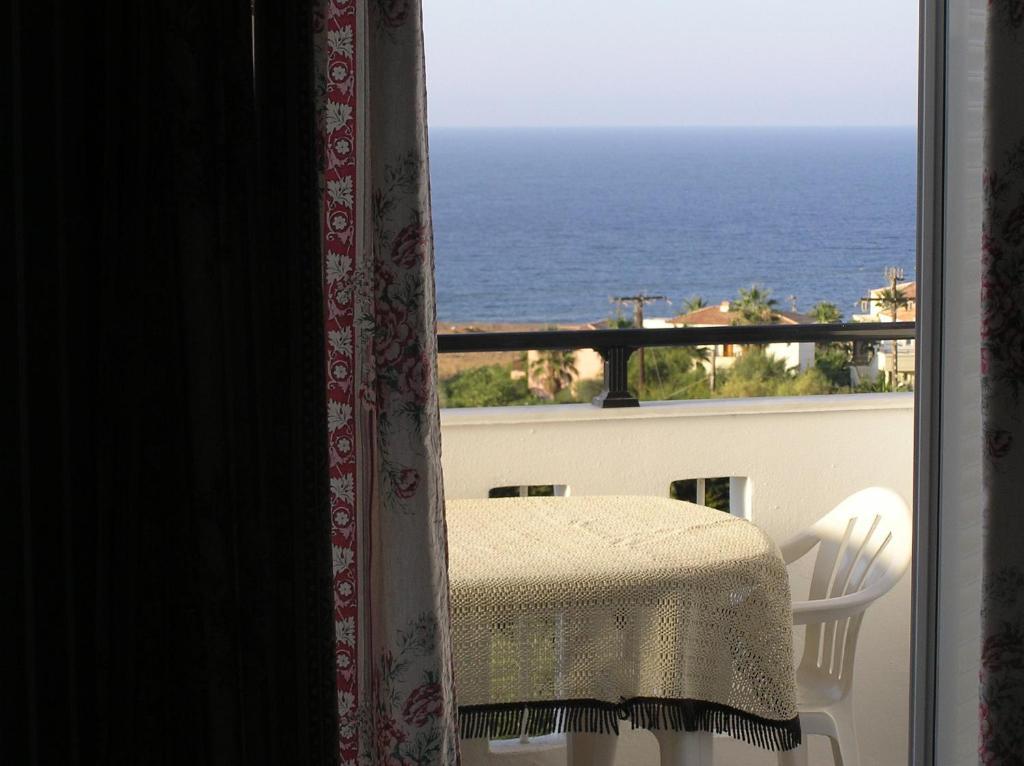 Knossos Aparthotel Pánormos Exteriör bild