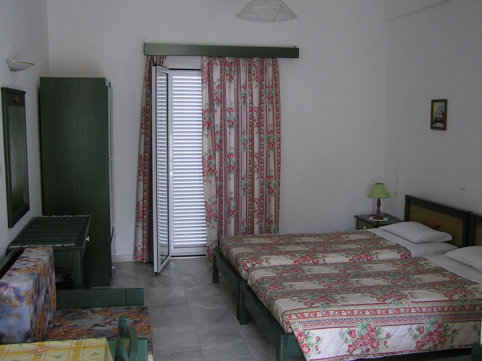 Knossos Aparthotel Pánormos Exteriör bild